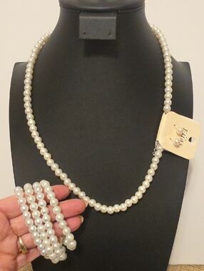 Pearl Glass Bead Necklace and Bracelet Set in Ivory